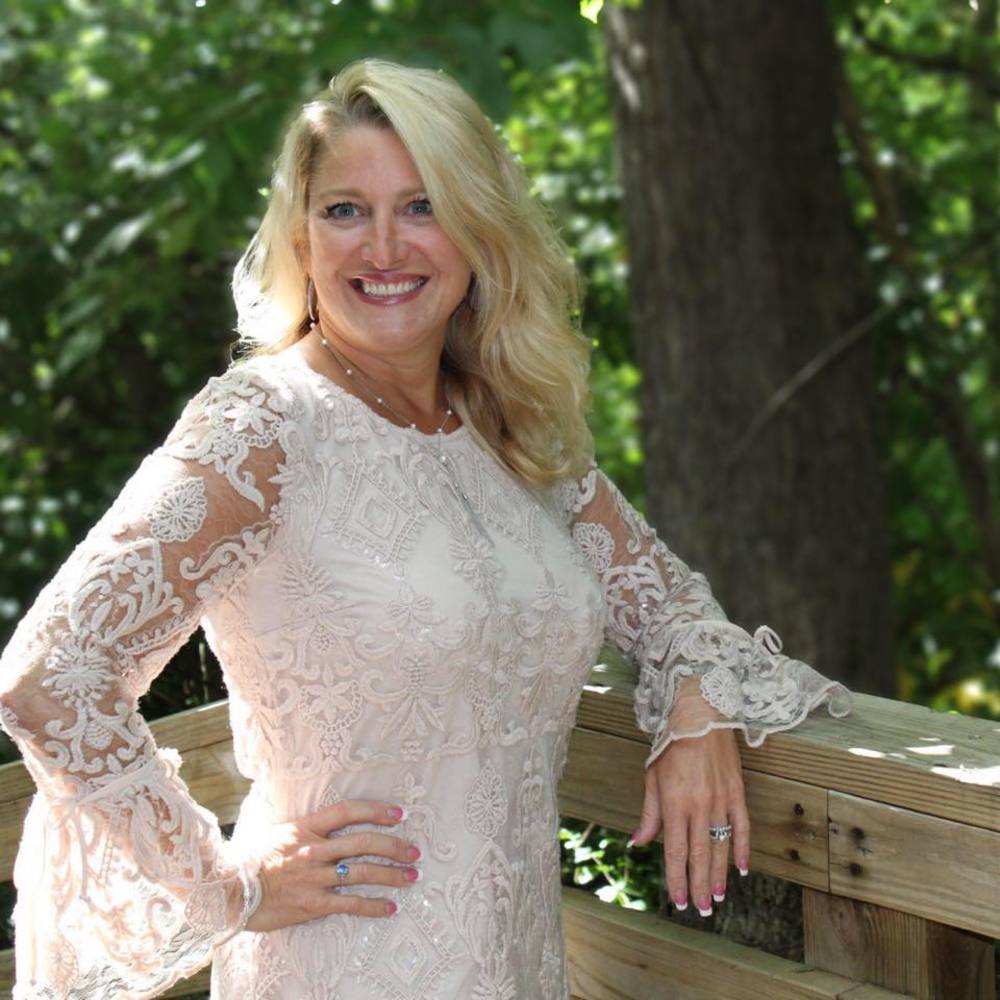 Meet your Posher, Saundra